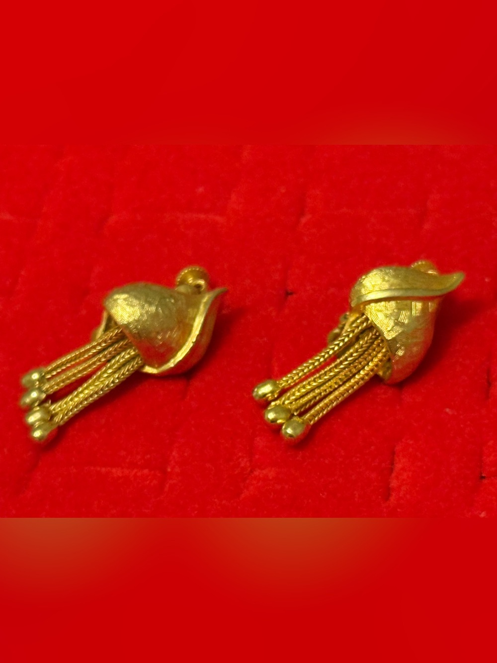Vintage Coro Gold Tassel Leaf Drop Earrings - Women Jewelry